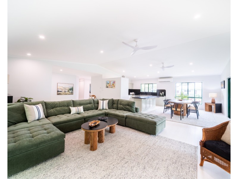24 Pacific Parade, Mission Beach QLD 4852