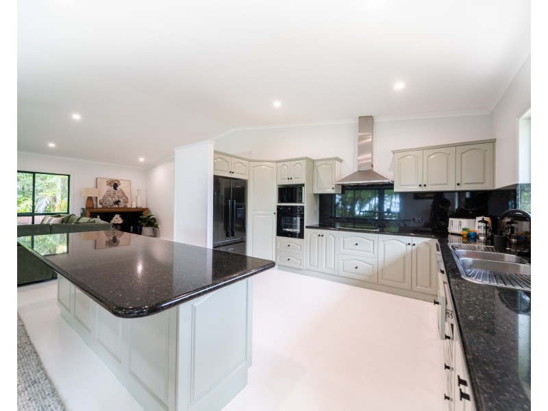 24 Pacific Parade, Mission Beach QLD 4852