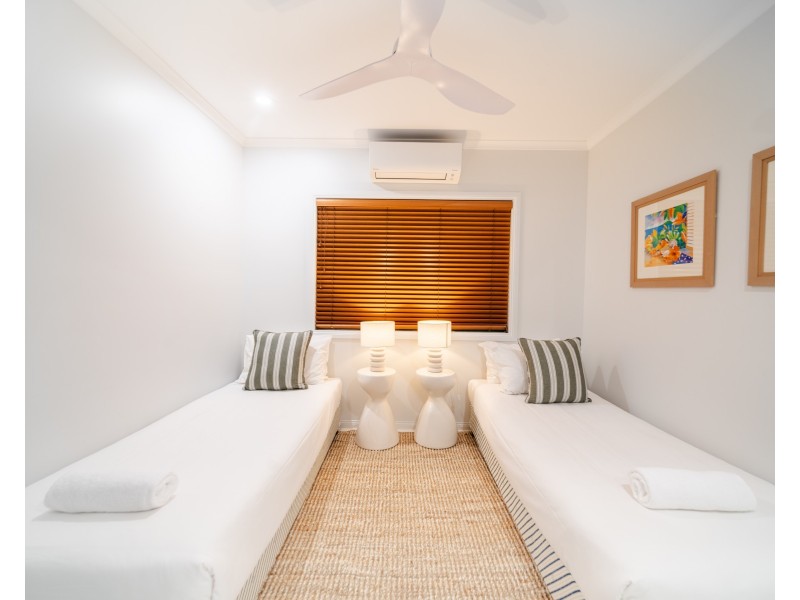24 Pacific Parade, Mission Beach QLD 4852