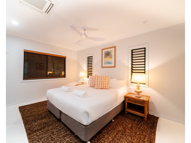 24 Pacific Parade, Mission Beach QLD 4852