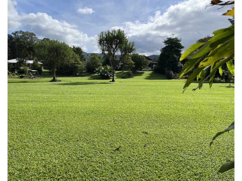 10 Corbett Close, Bulgun QLD 4854