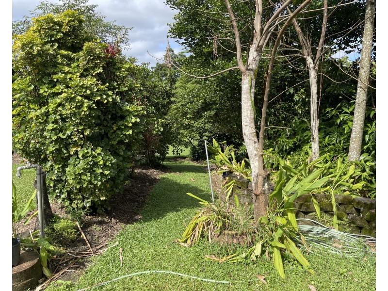 10 Corbett Close, Bulgun QLD 4854