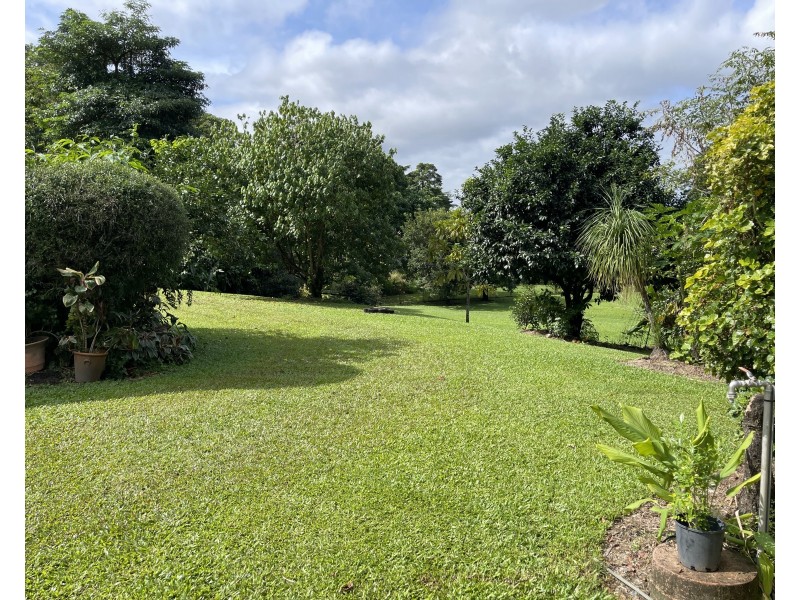 10 Corbett Close, Bulgun QLD 4854