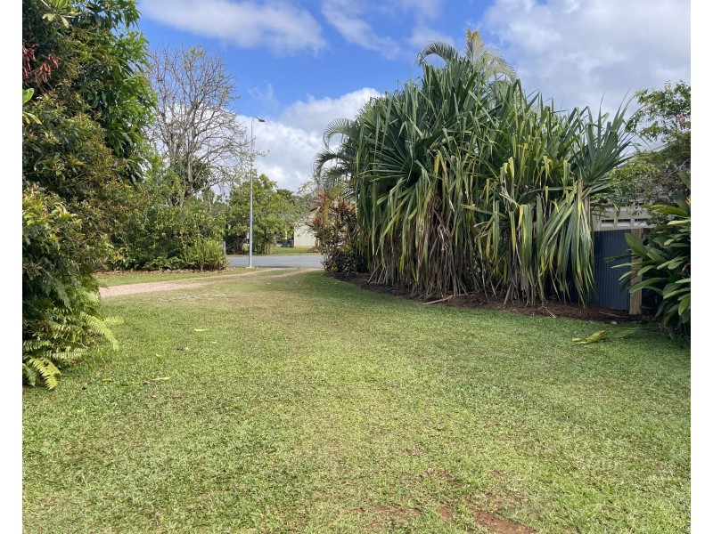 6 Hutchison Close, Mission Beach QLD 4852