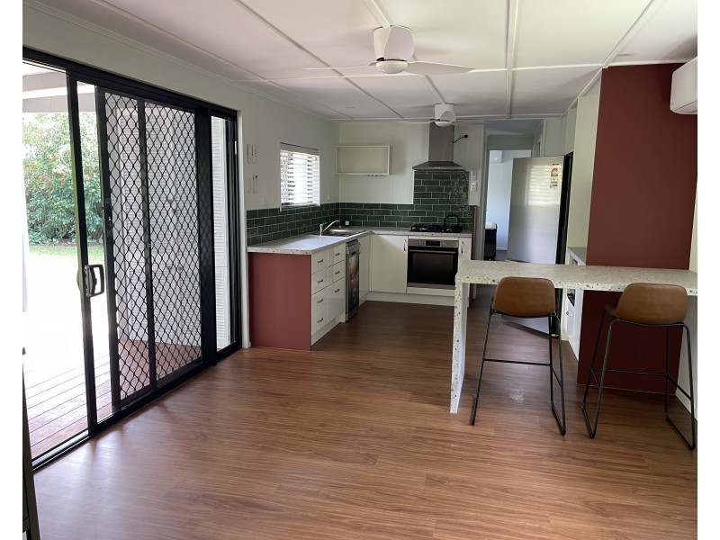 6 Hutchison Close, Mission Beach QLD 4852