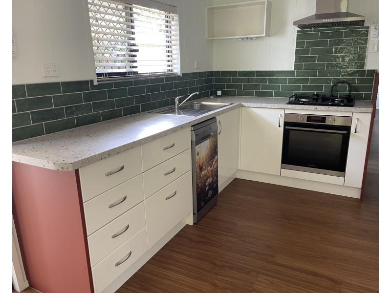 6 Hutchison Close, Mission Beach QLD 4852