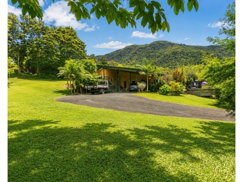 19 Bamber Street, Tully QLD 4854