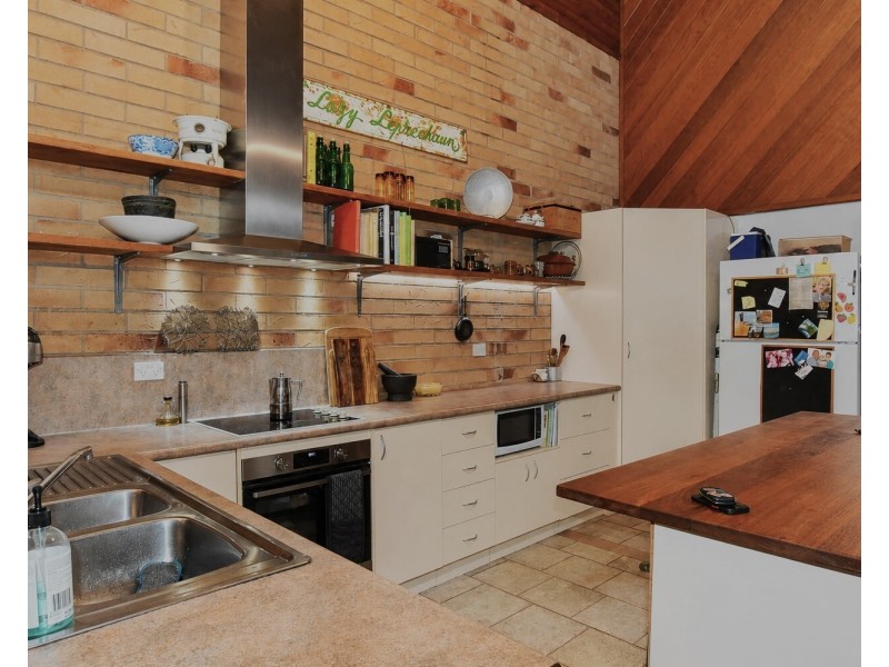 19 Bamber Street, Tully QLD 4854