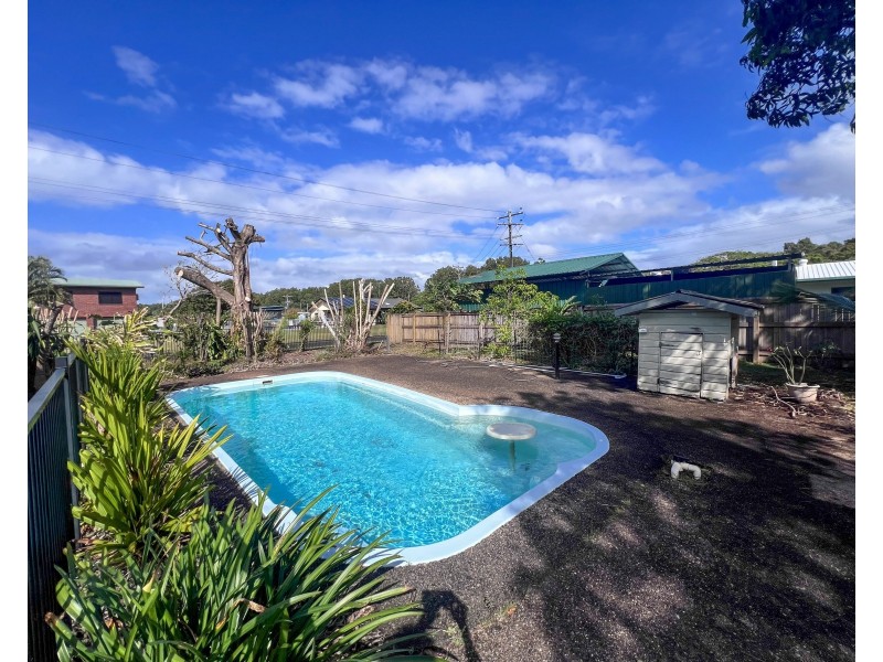 16 Grevillea Street, Tully Heads QLD 4854