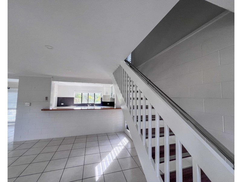 16 Grevillea Street, Tully Heads QLD 4854