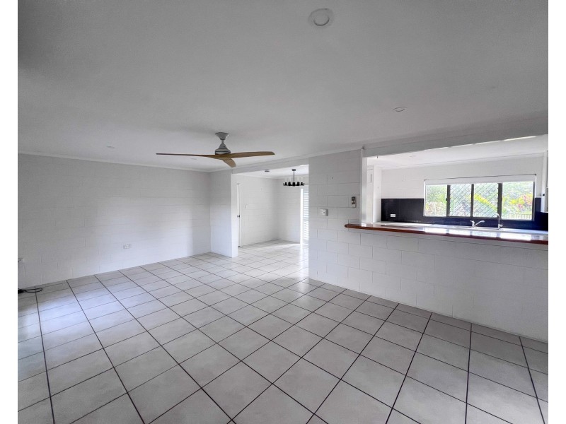 16 Grevillea Street, Tully Heads QLD 4854