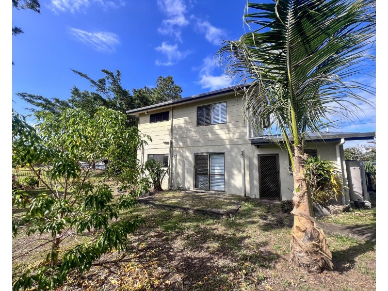 16 Grevillea Street, Tully Heads QLD 4854