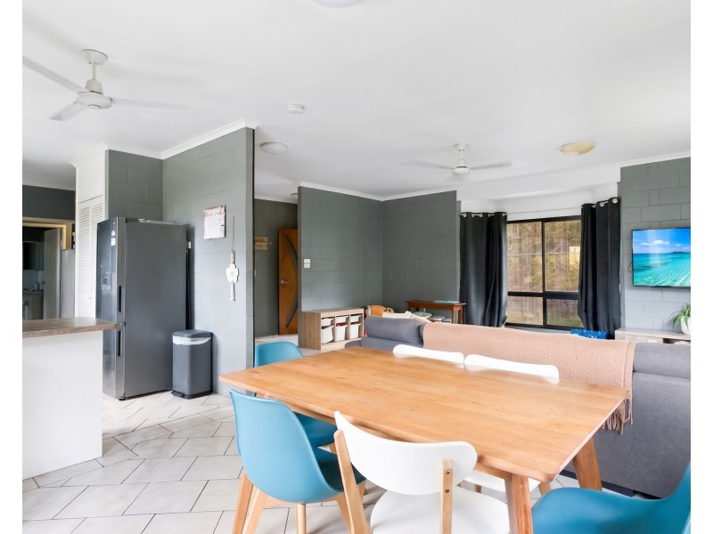 2 Hielscher Street, Tully QLD 4854