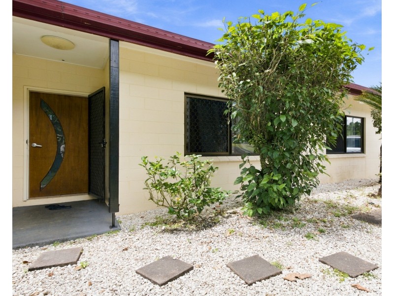 2 Hielscher Street, Tully QLD 4854