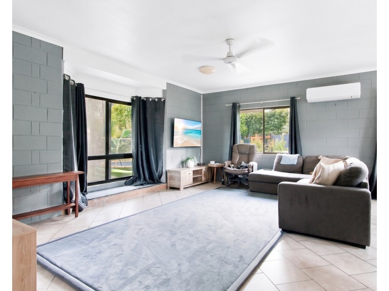 2 Hielscher Street, Tully QLD 4854