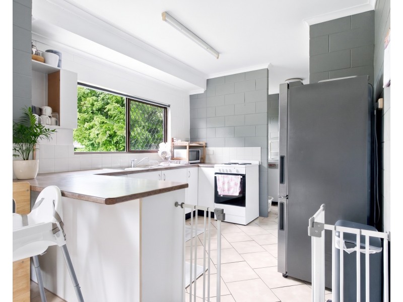 2 Hielscher Street, Tully QLD 4854