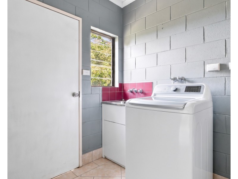 2 Hielscher Street, Tully QLD 4854