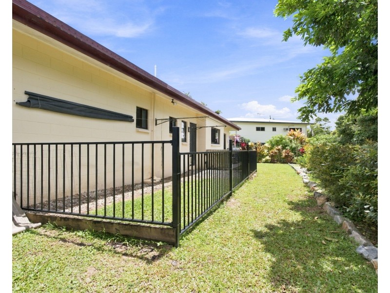 2 Hielscher Street, Tully QLD 4854