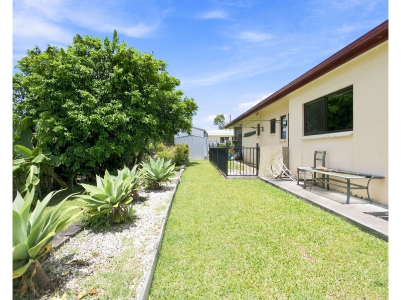 2 Hielscher Street, Tully QLD 4854