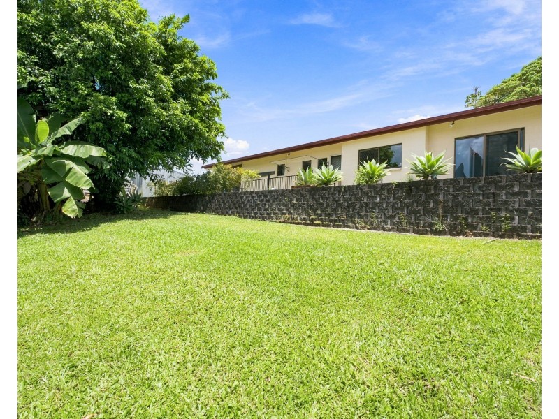 2 Hielscher Street, Tully QLD 4854