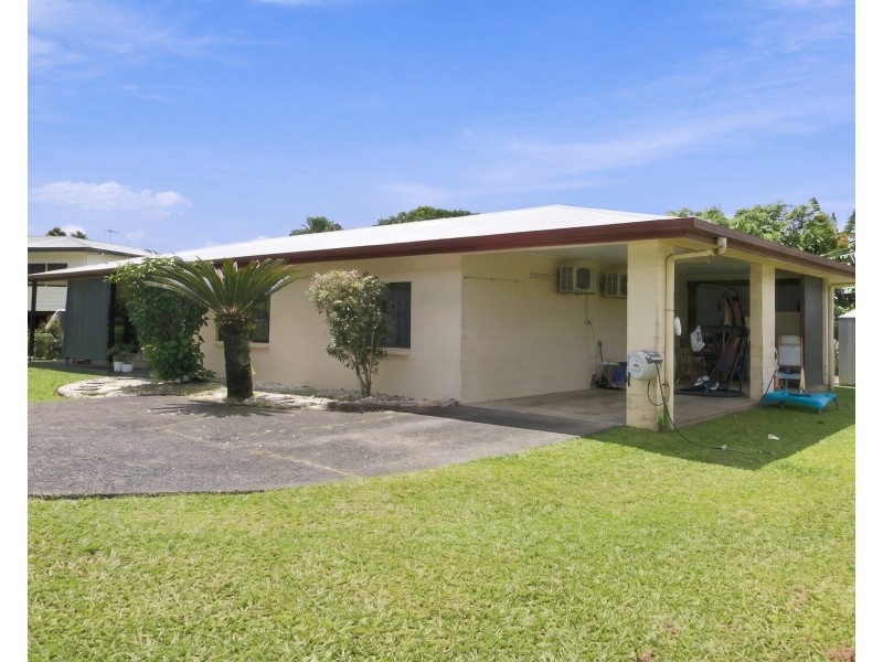 2 Hielscher Street, Tully QLD 4854