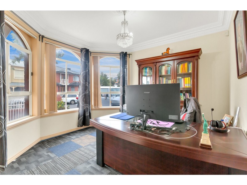 4 Dantum Grove, Braybrook VIC 3019