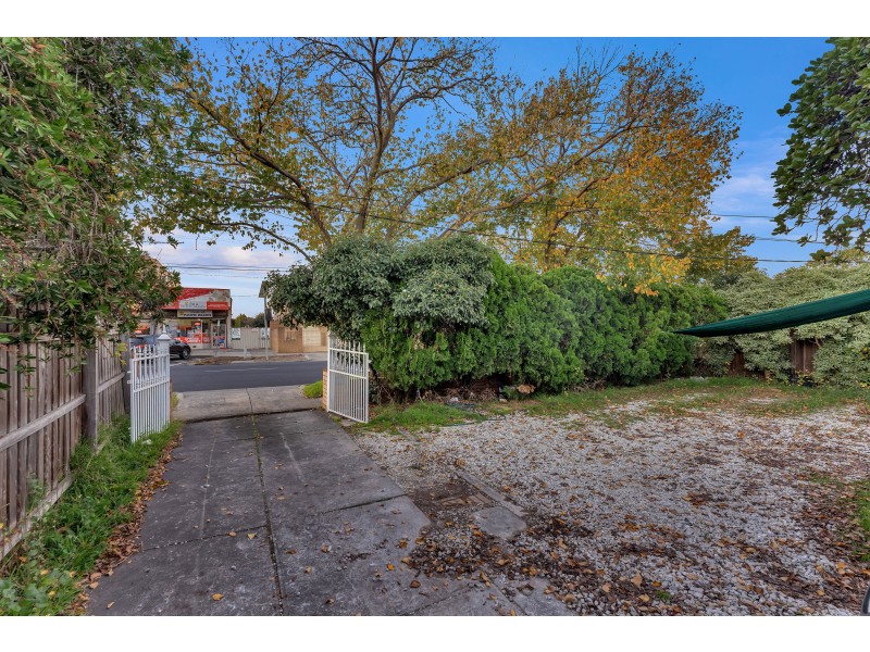 261 Main Road East, St Albans VIC 3021