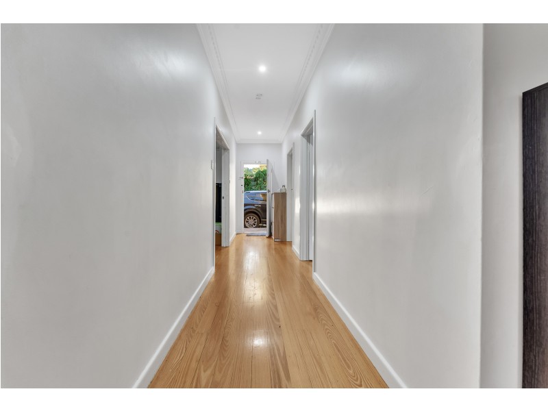 261 Main Road East, St Albans VIC 3021