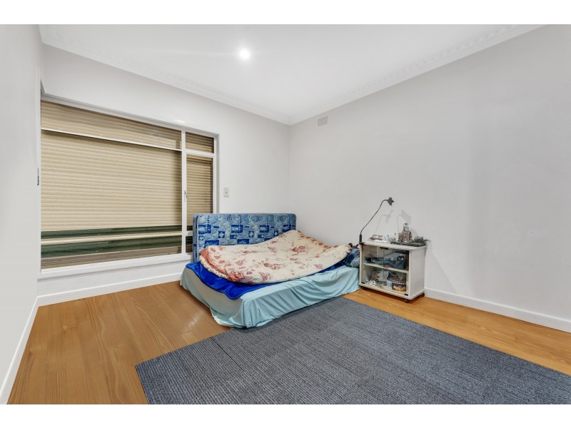 261 Main Road East, St Albans VIC 3021