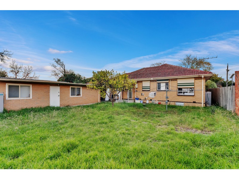 261 Main Road East, St Albans VIC 3021