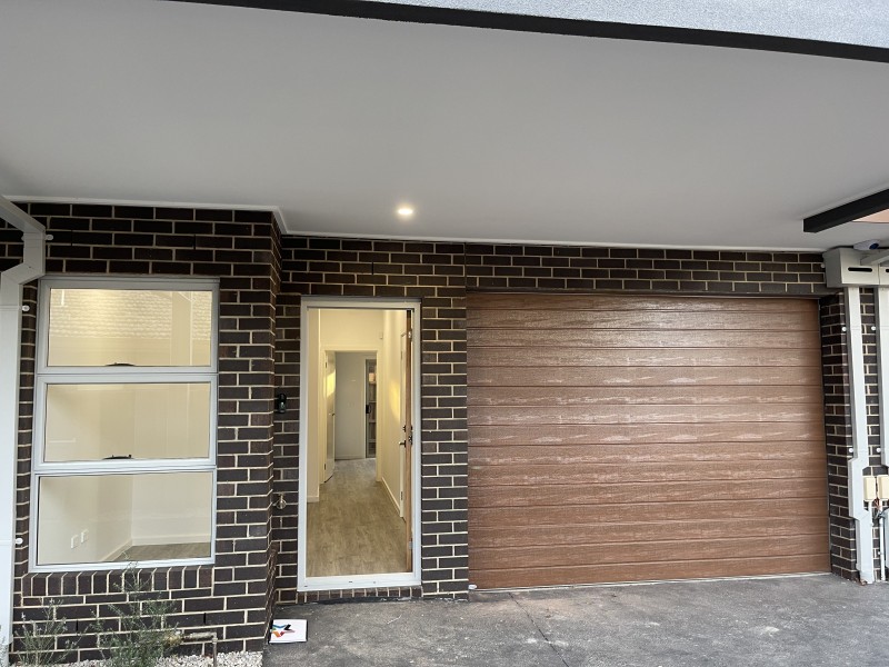 3/4 Graceburn Grove, St Albans VIC 3021
