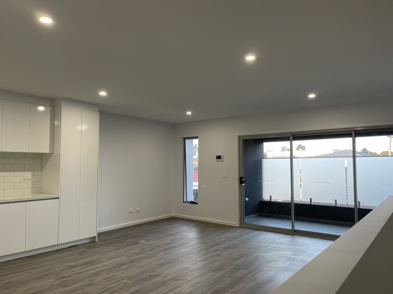 3/4 Graceburn Grove, St Albans VIC 3021