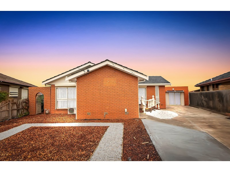 18 Lambolle Court, St Albans VIC 3021