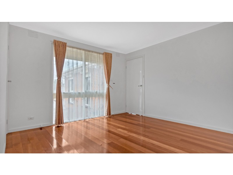 18 Lambolle Court, St Albans VIC 3021