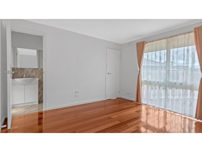 18 Lambolle Court, St Albans VIC 3021