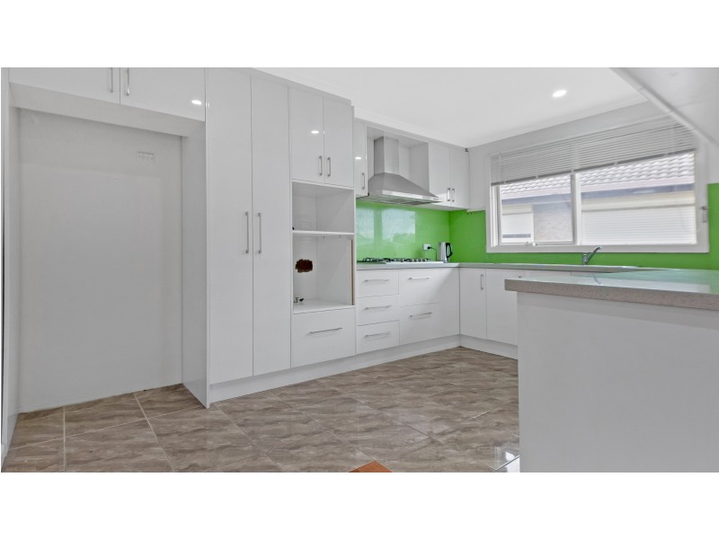 18 Lambolle Court, St Albans VIC 3021