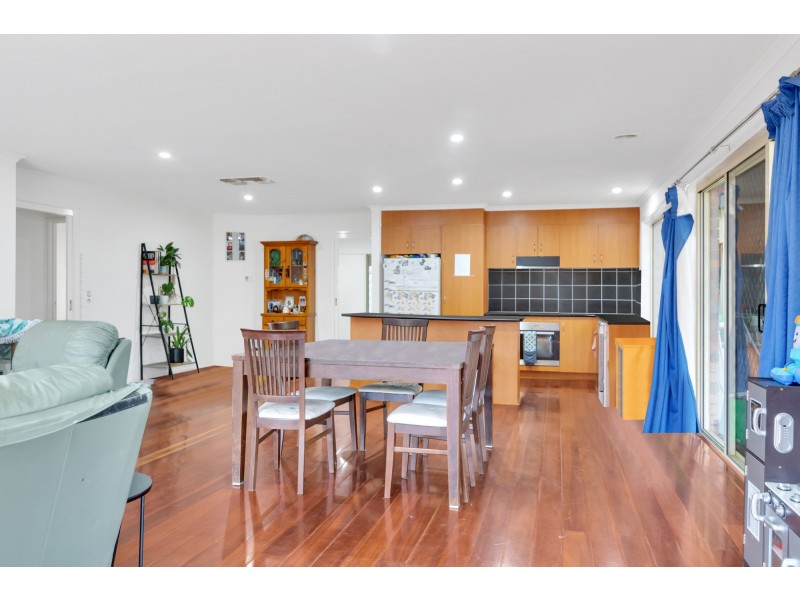 30 Mockridge Avenue, Burnside VIC 3023