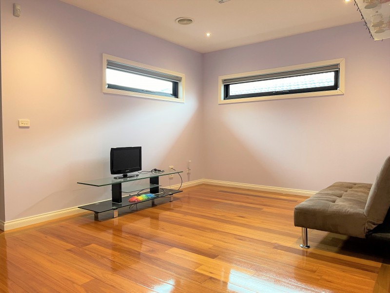 2 Dantum Grove, Braybrook VIC 3019