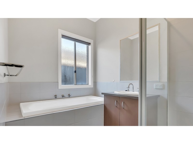 25 Belvoir Gardens, Derrimut VIC 3030