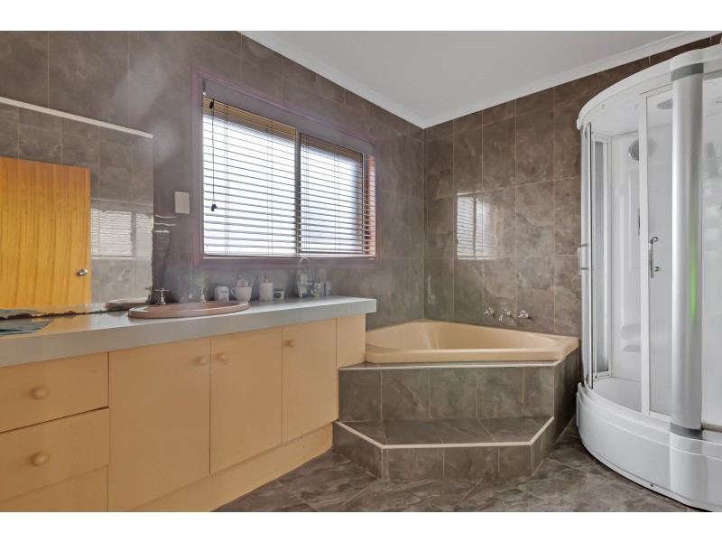 2 Attley Court, Keilor Downs VIC 3038