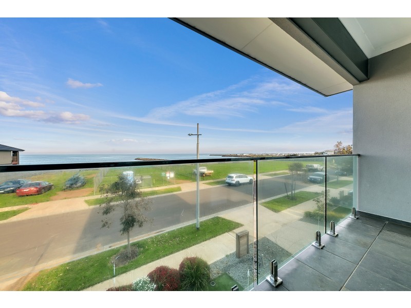 39 Starboard Way, Werribee South VIC 3030
