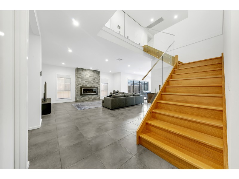 39 Starboard Way, Werribee South VIC 3030