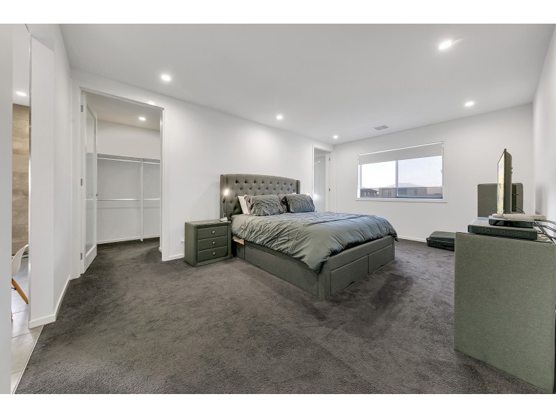39 Starboard Way, Werribee South VIC 3030