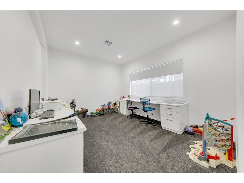 39 Starboard Way, Werribee South VIC 3030