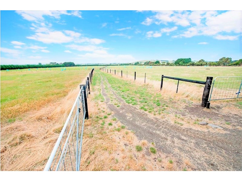 830 Princes Highway, Larpent VIC 3249