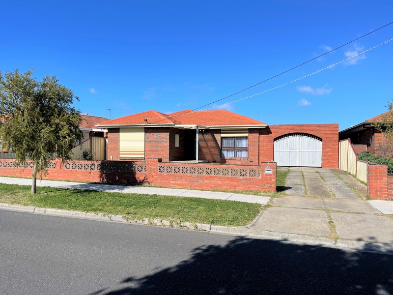 81 Grevillea Road, Kings Park VIC 3021