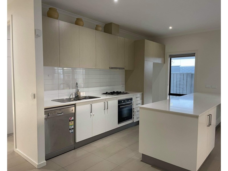 17 Delbridge Drive, Mernda VIC 3754