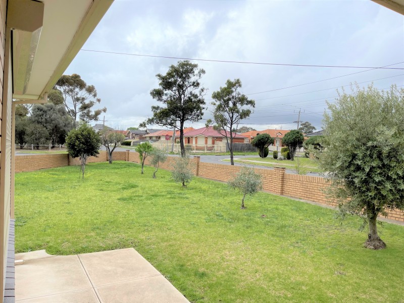 23 Cowper Avenue, St Albans VIC 3021