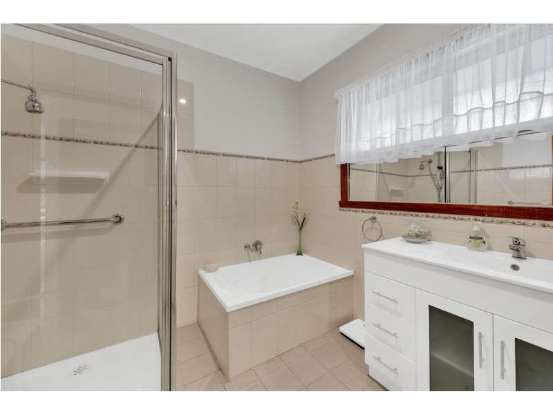 23 Cowper Avenue, St Albans VIC 3021