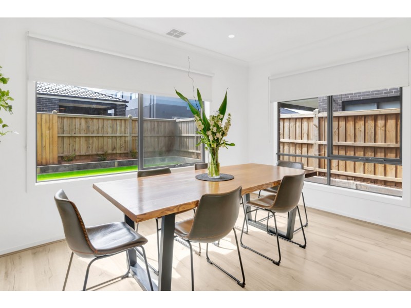37 Starboard Way, Werribee South VIC 3030